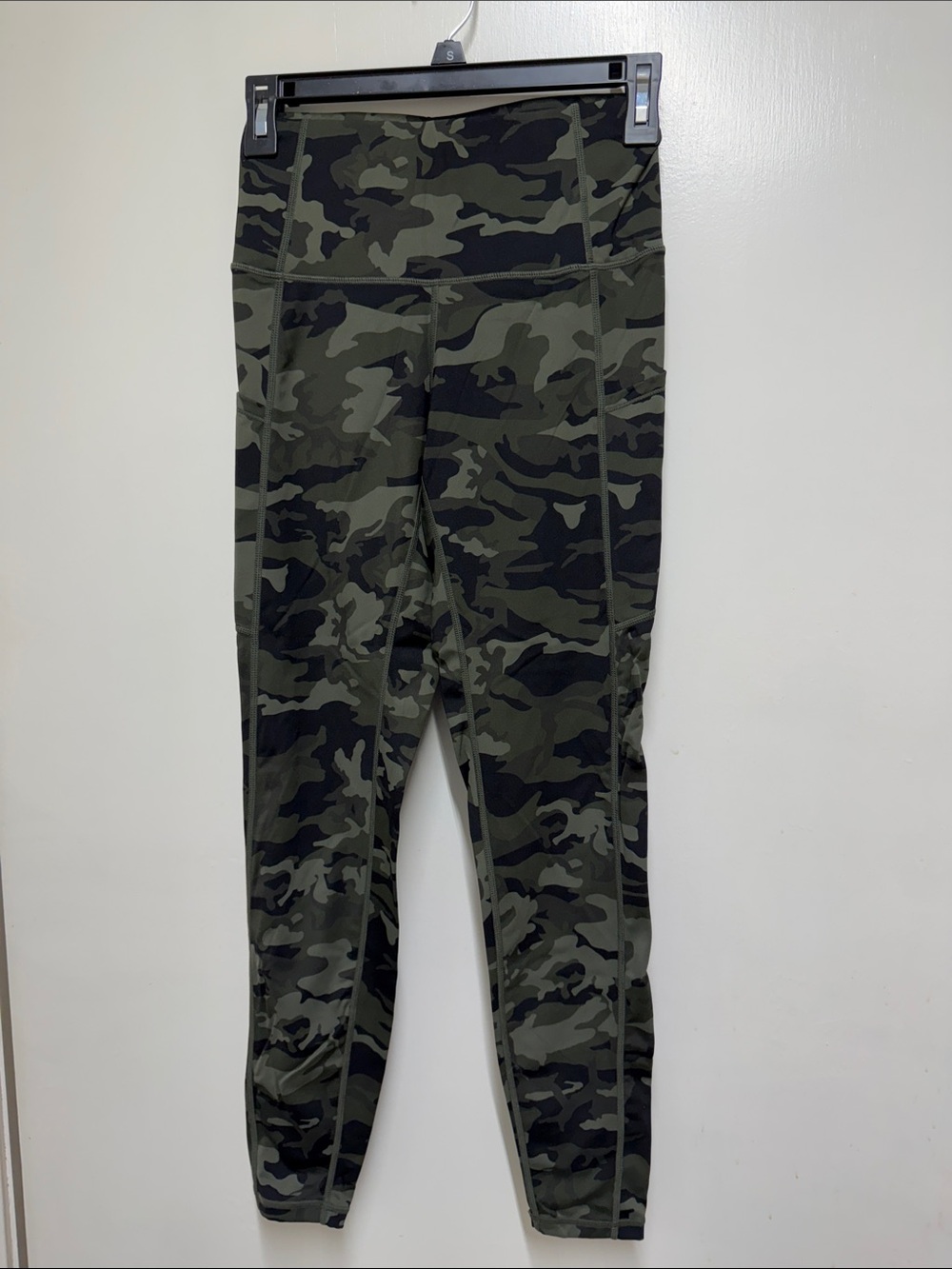 High-Waist Women’s Camo Leggings - Olive Green